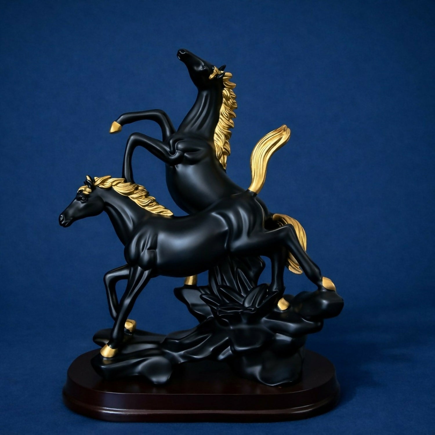 Black Gold Horse Statue Showpiece for Home Decor Table Accent 3 Black Gold Horse Statue Showpiece for Home Decor Table Accent - Image 3