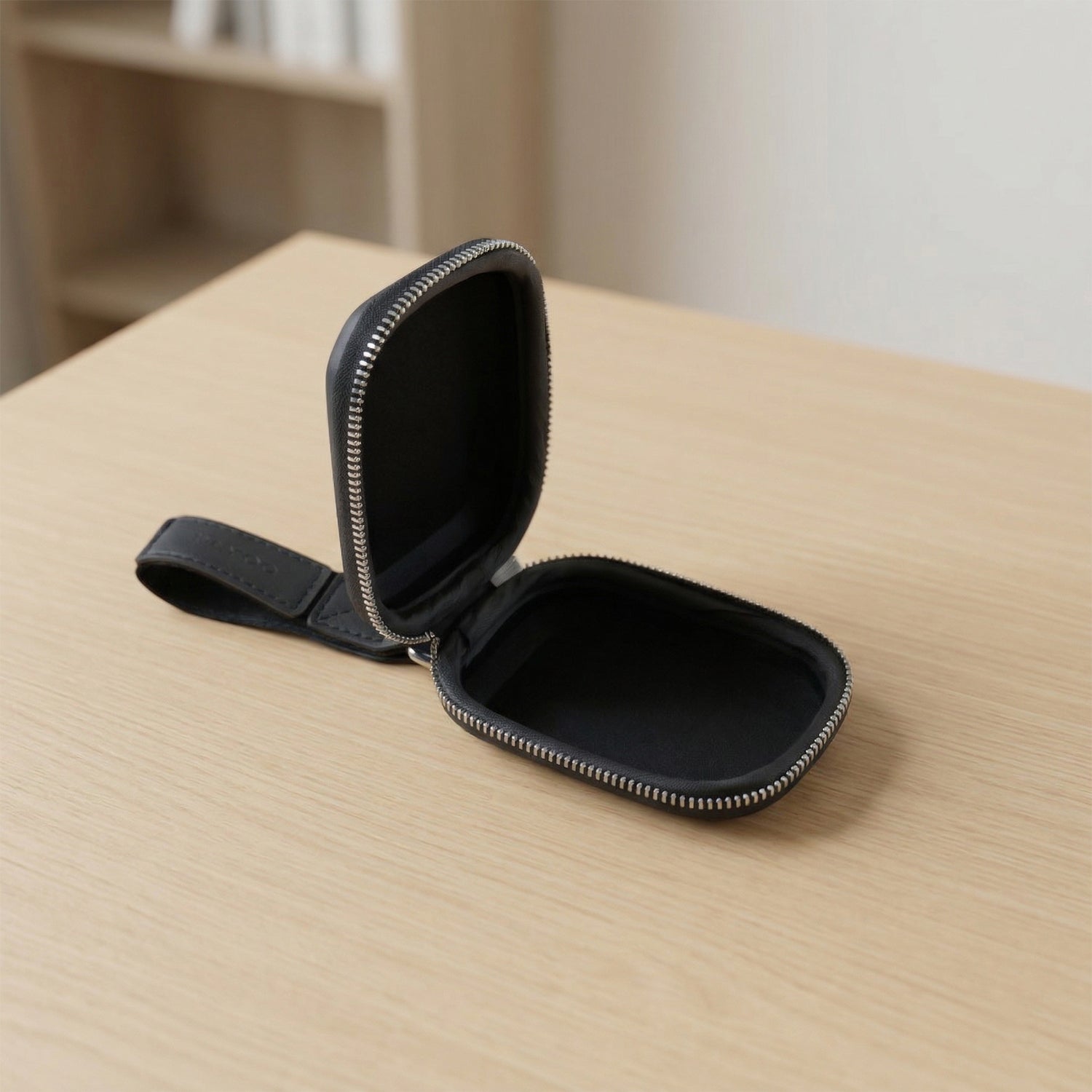 Premium Hard Shell Earphone Carrying Case with Zipper Closure 3 Premium Hard Shell Earphone Carrying Case with Zipper Closure - Image 3