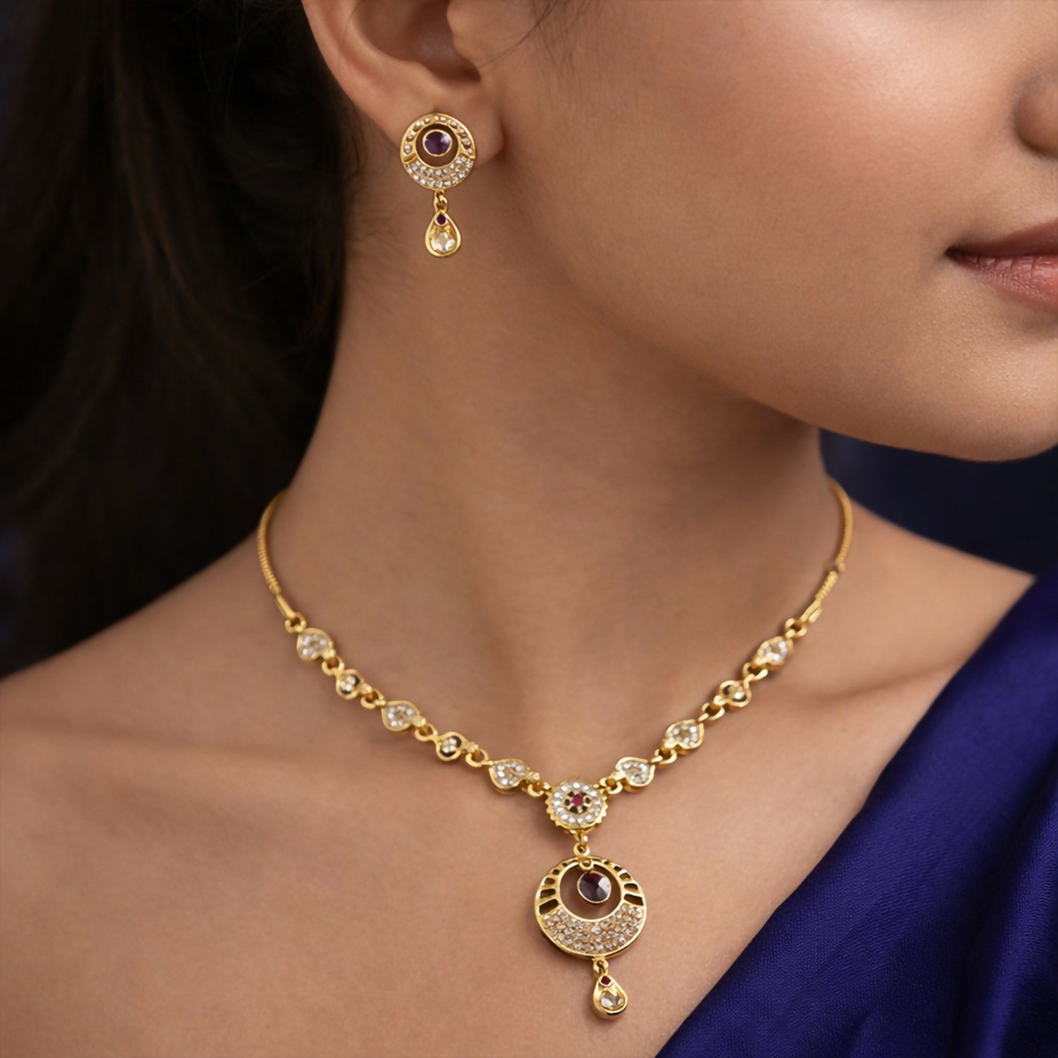 Vintage Royal Inspired Necklace Set with Traditional Statement Design 1 Vintage Royal Inspired Necklace Set with Traditional Statement Design