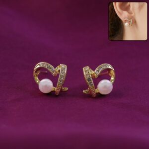 Elegant Pearl & Crystal Heart Design Stud Earrings for Women