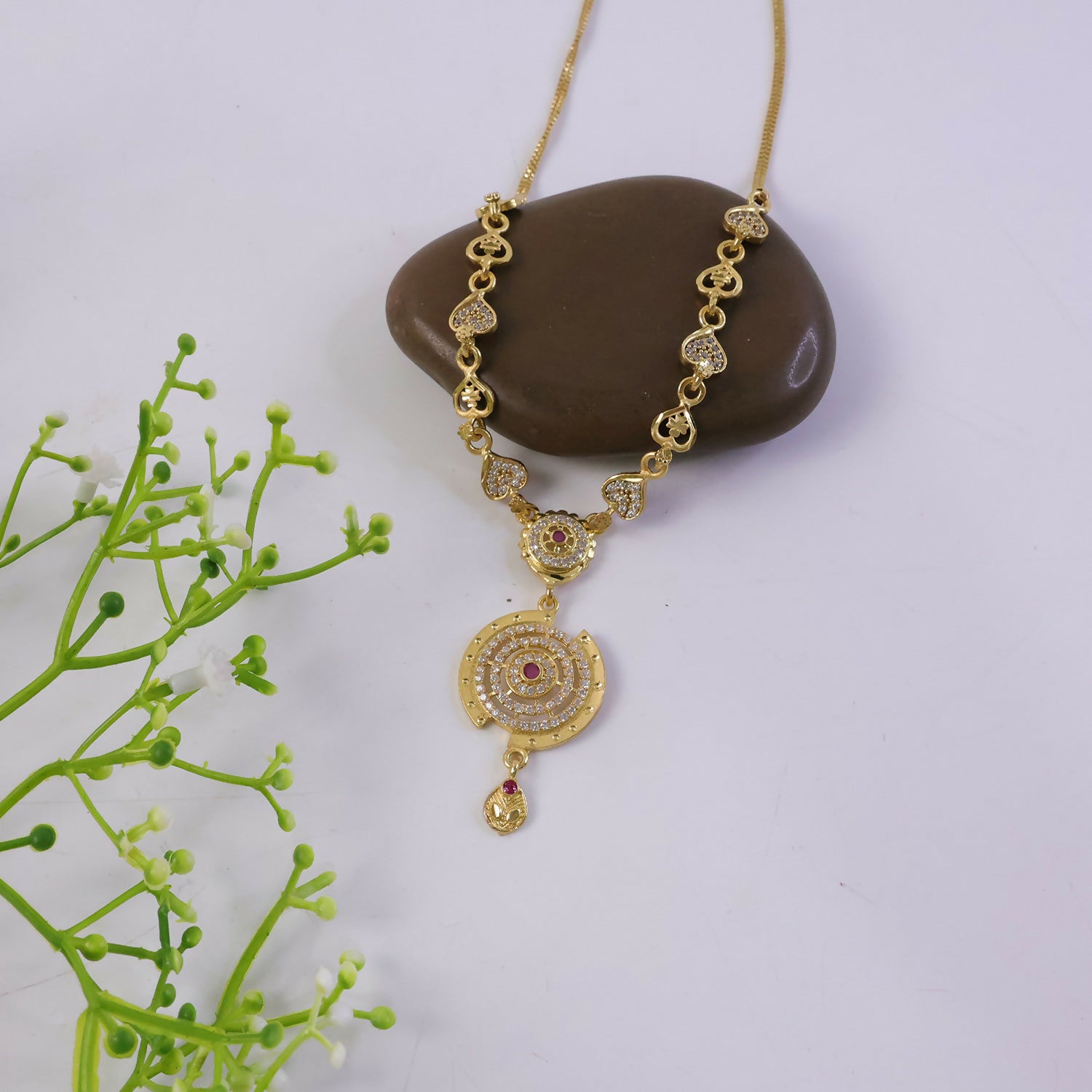 Elegant Queen Inspired Necklace Set with Royal Design for Women Festive Wear 3 Elegant Queen Inspired Necklace Set with Royal Design for Women Festive Wear - Image 3